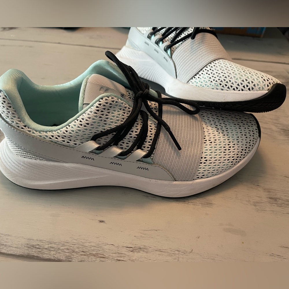 Under Armour tennis shoes